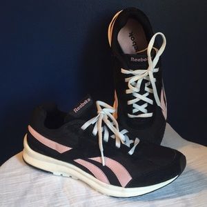 Barely worn blacks and pink Reebok sneakers